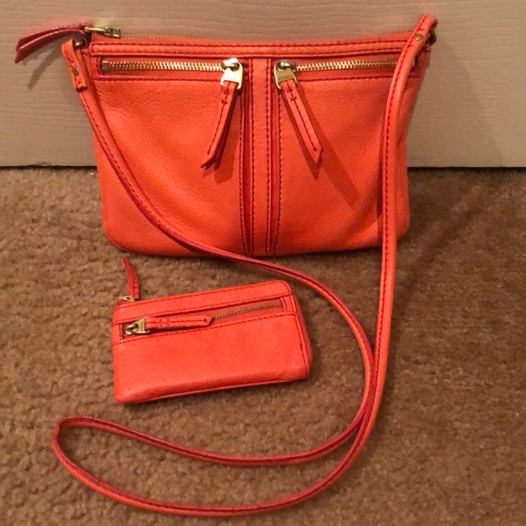 Fossil Erin Crossbody w/matching wallet - Picture 1 of 3